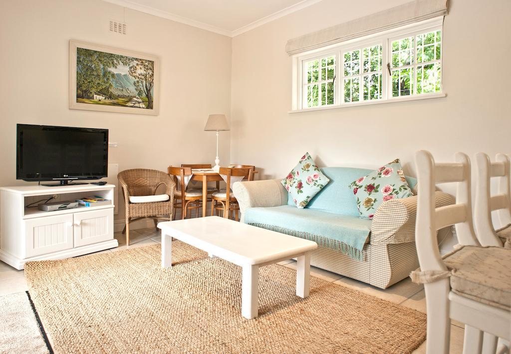 Squirrels Way Cottages Cape Town Room photo