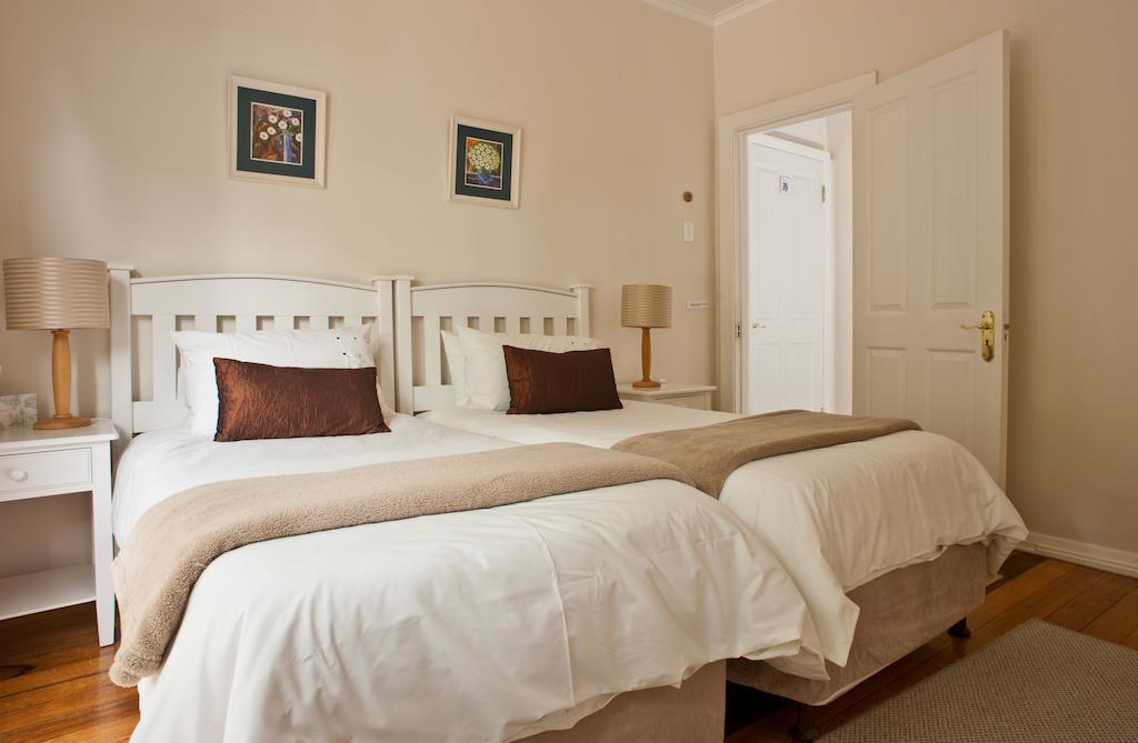 Squirrels Way Cottages Cape Town Room photo